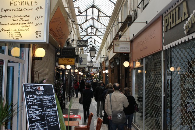 La Place 10 Passage De La Canopée 75001 Paris A l’ombre des passages couverts